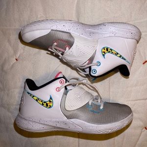 Nike Kyrie Flytrap 3 South Beach Basketball Shoes BQ3060-104 Sz 10 really nice!